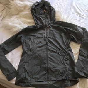 REI CO-OP cycle wind breaker